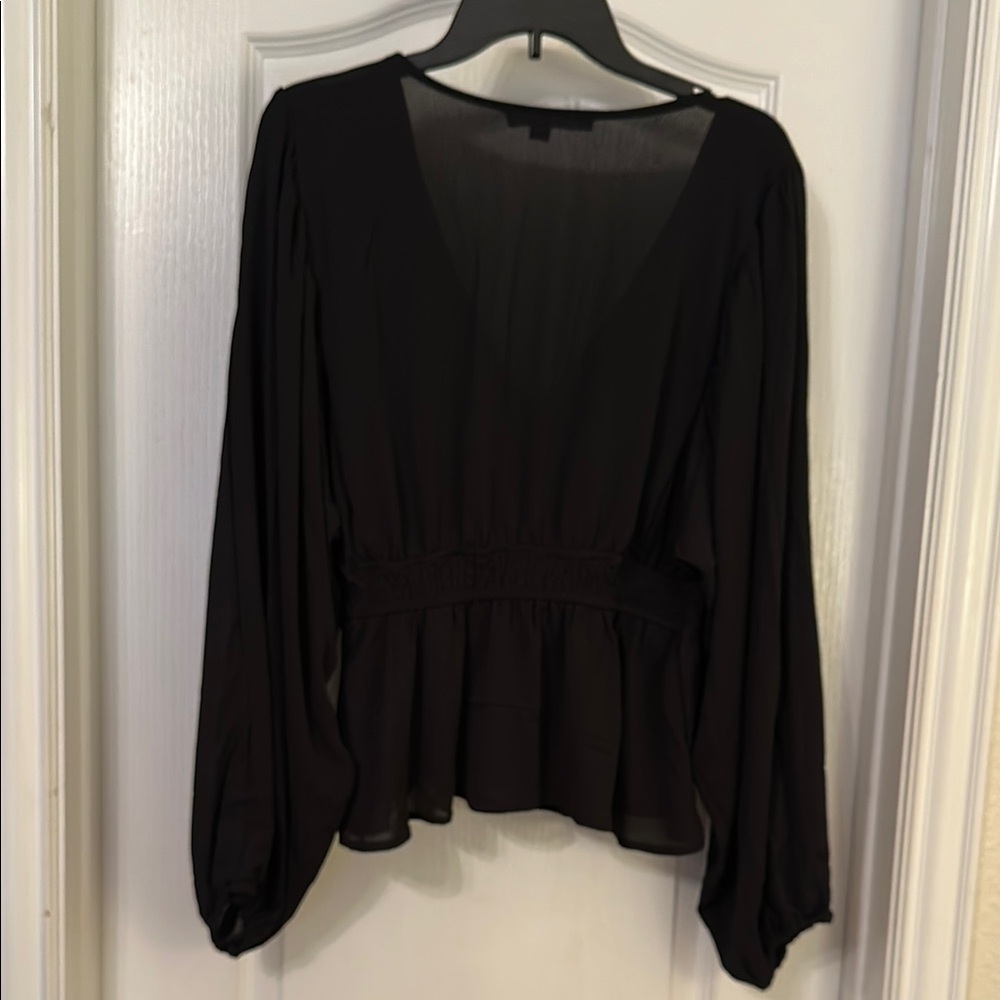 Elegant Black V-Neck Blouse - Picture 4 of 9